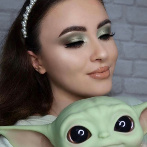 Colourpop x The Child™ Eyeshadow Palette - Picture 10 of 10